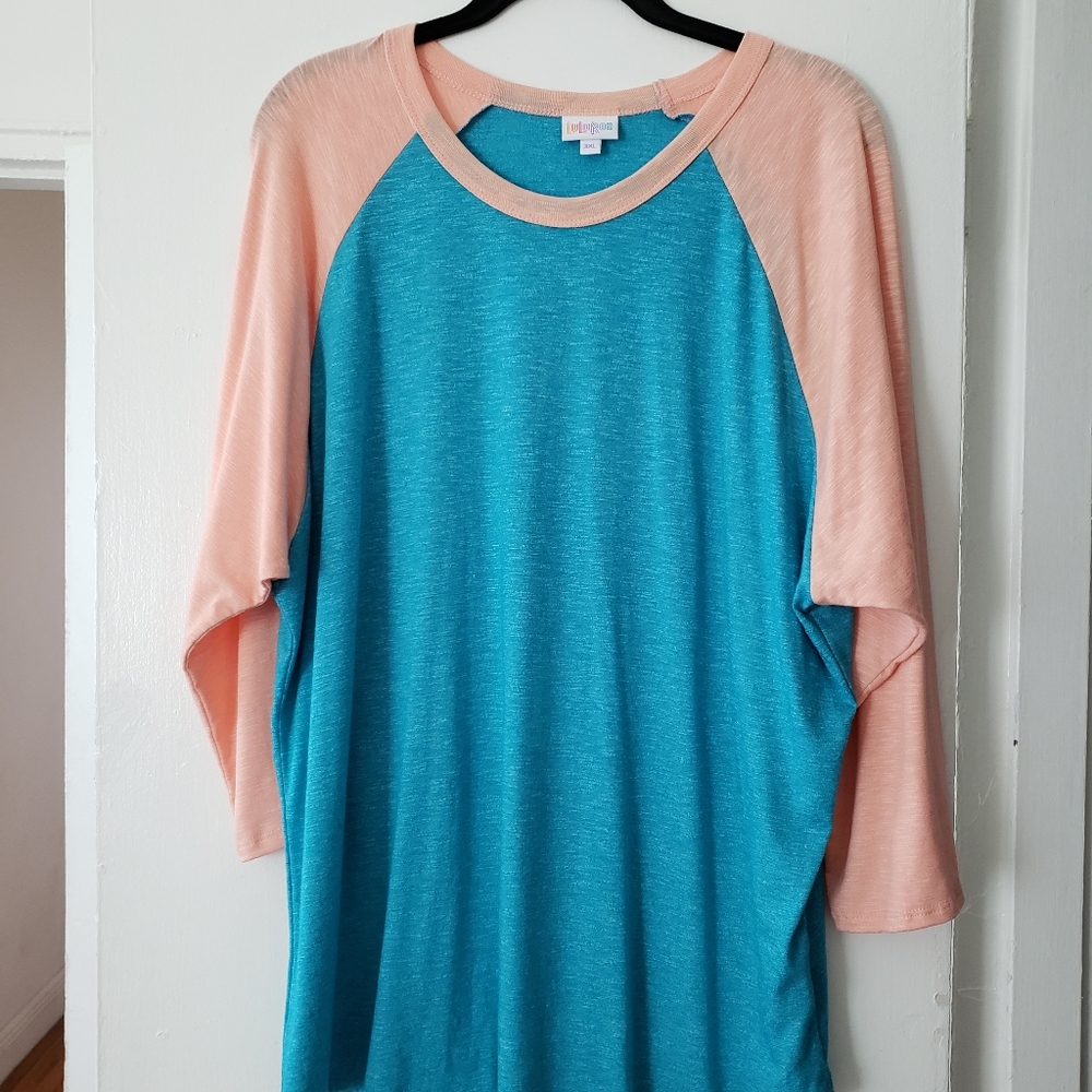 NWOT LuLaRoe Randy top